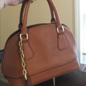 Purse 👜 camel with gold accents